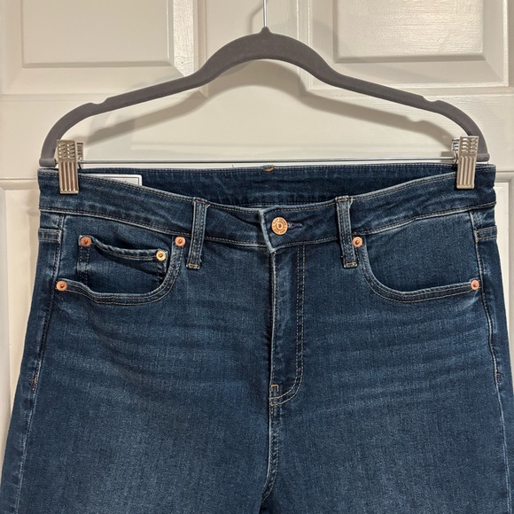 GAP Classic Straight High Rise - Picture 3 of 6